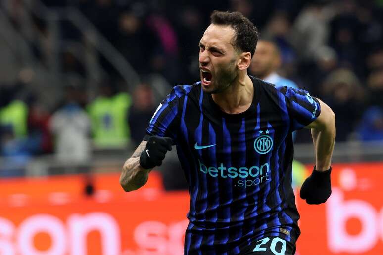 டர்கோவின் இடது கன்றின் தசைப்பிடிப்பு இருந்தது