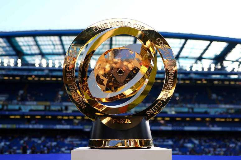 Trof&eacute;u do &uacute;ltimo Mundial de Clubes da Fifa &ndash;