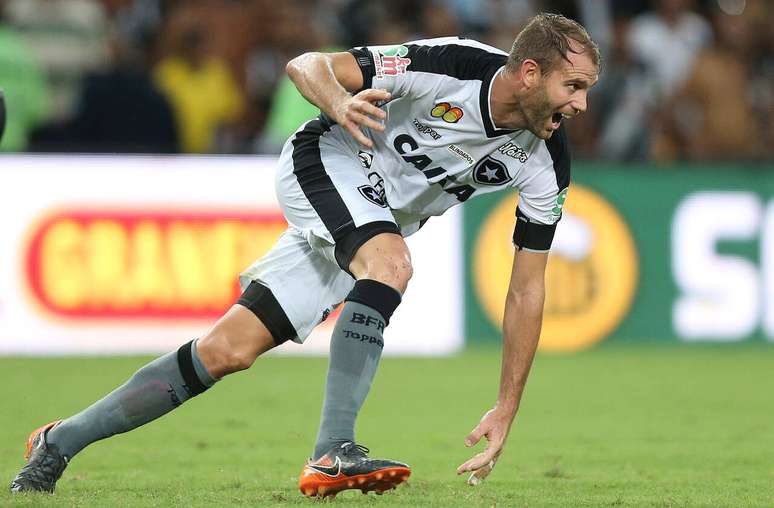 Carli cravou o nome na hist&oacute;ria na &uacute;ltima grande final do Carioca &ndash;