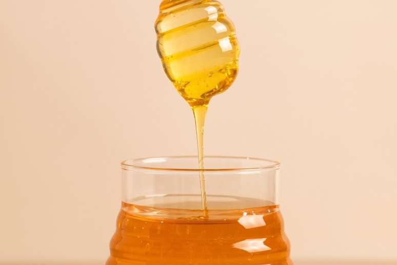 O mel ajuda a fornecer energia para aproveitar a folia 