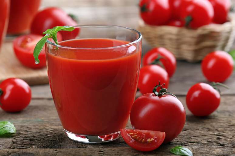 Suco detox de tomate 