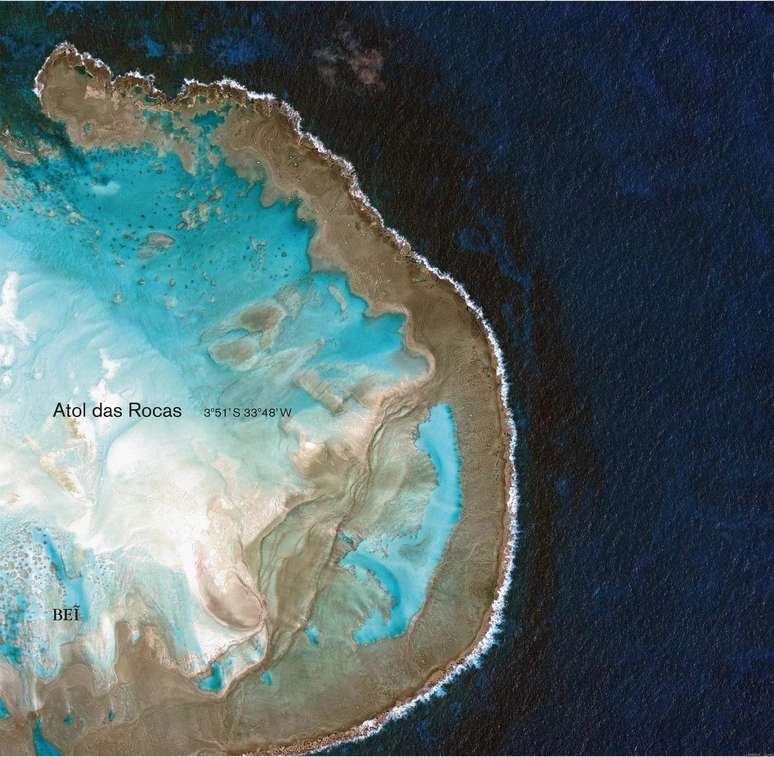 Capa do livro &ldquo;Atol das Rocas 3&ordm;51&acute;S 33&ordm;48&acute;W&rdquo; (BEĨ Editora)