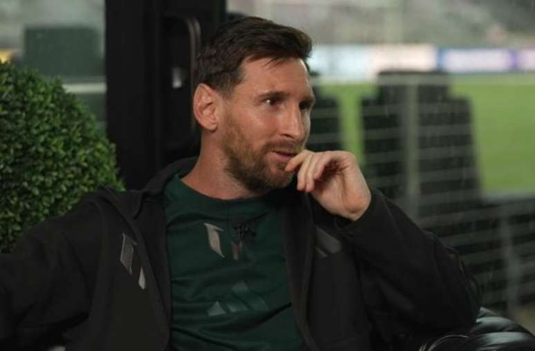 Reprodu&ccedil;&atilde;o de TV - Legenda: Messi abriu m&atilde;o dos bilh&otilde;es do mundo &aacute;rabe para jogar nos EUA