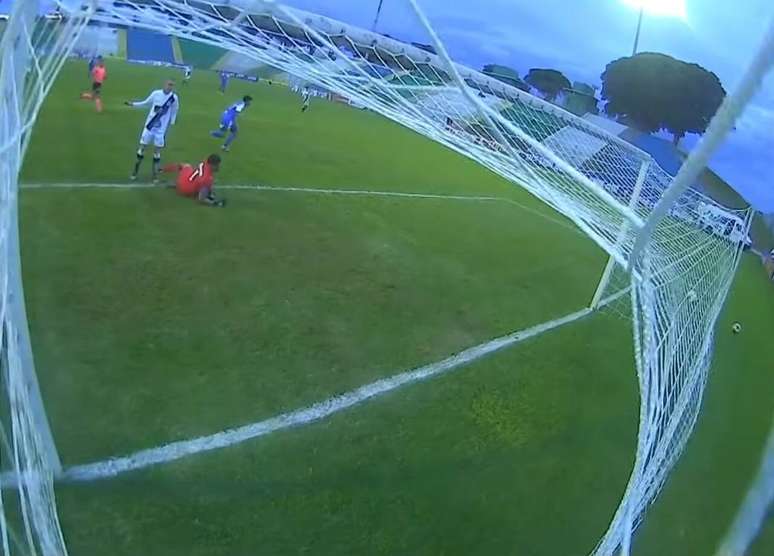 Cruzeiro anota um dos gols no triunfo diante da Ponte Preta, pela Copinha &ndash;