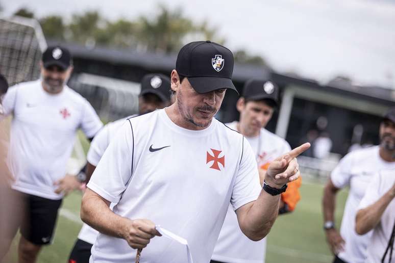 Fernando Diniz estar&aacute; na beira do campo e pretende usar a partida para observar jogadores.