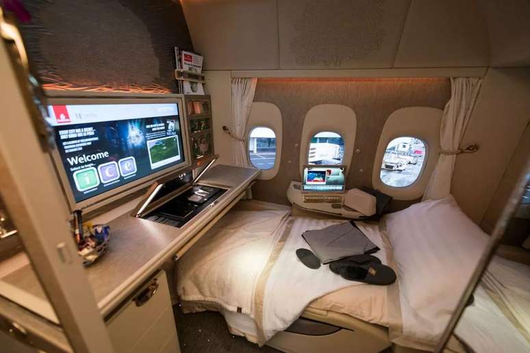 Viagem mais cara do mundo ocorre  bordo do Airbus A380, o maior avi&atilde;o comercial do mundo