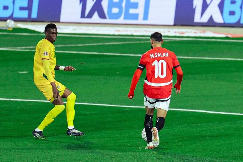 Salah &eacute; o grande destque do Egito e candidat&iacute;ssimo a MVP desta Copa Africana. Mas nesta quarta ter&aacute; um rival de peso pelo frente.&nbsp;