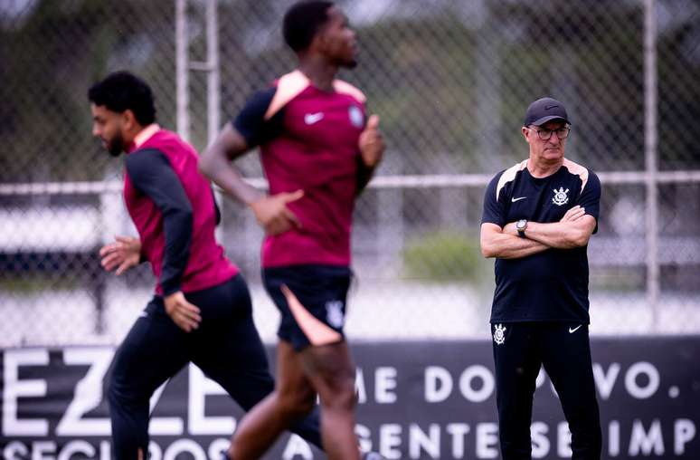 Dorival J&uacute;nior pode ter novidades para o confronto no interior &ndash;