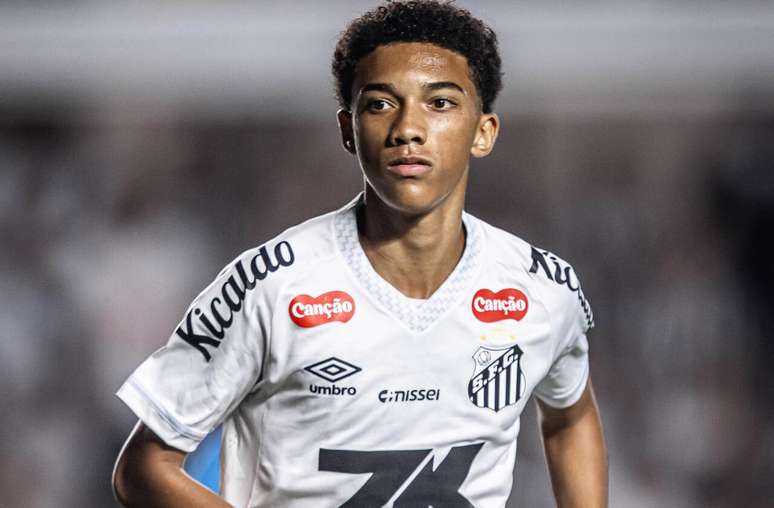 Robinho Jr &eacute; uma das op&ccedil;&otilde;es do Santos para o ataque, mas Vojvoda n&atilde;o enxerga o jogador como titular neste momento e, por isso, quer refor&ccedil;o &ndash;