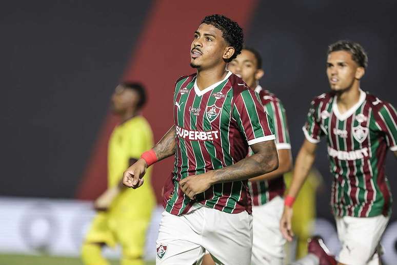 John Kennedy marca e garante vit&oacute;ria do Fluminense &ndash;