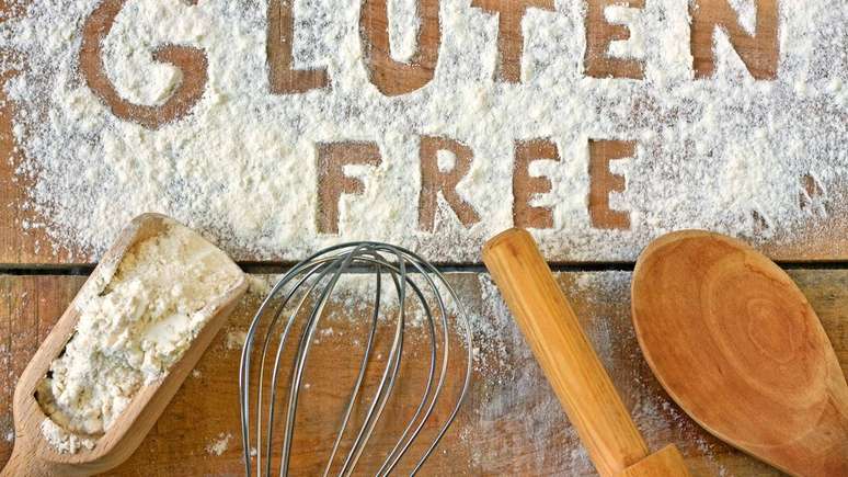 Quando uma pessoa decide seguir uma dieta sem gl&uacute;ten para emagrecer, algumas mudan&ccedil;as frequentes podem explicar a redu&ccedil;&atilde;o de peso observada em muitos casos, como o relatado por celebridades &ndash; depositphotos.com / minoandriani2
