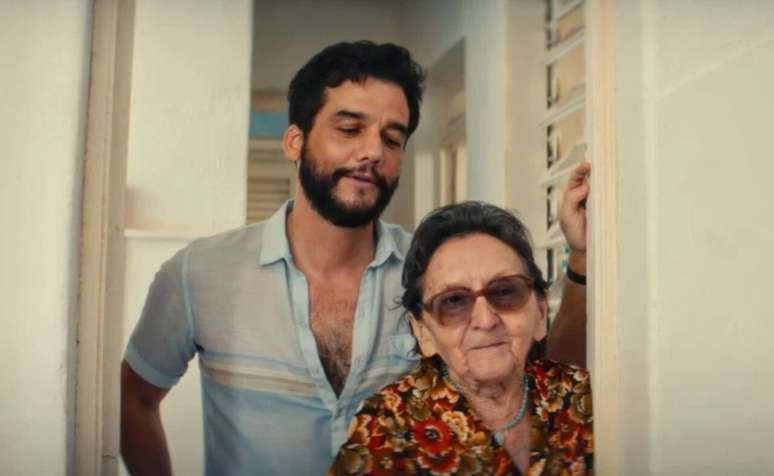 Em O Agente Secreto, T&acirc;nia Maria interpreta a personagem Dona Sebastiana, propriet&aacute;ria de apartamentos na cidade de Recife&nbsp;que abriga refugiados &ndash; Reprodu&ccedil;&atilde;o/Vitrine Filmes