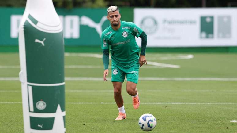 Les&atilde;o deve afastar Andreas Pereira do Palmeiras por cinco jogos &ndash;
