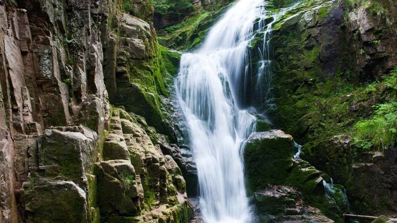 cachoeiras &ndash; depositphotos.com / tarczas