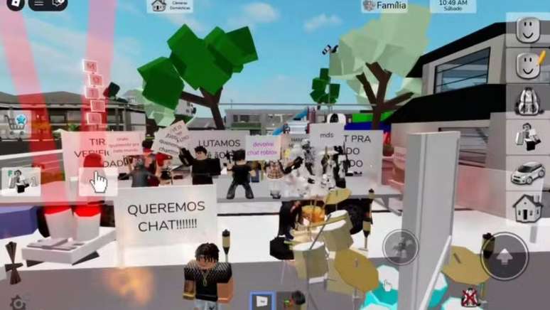 Plataforma de jogos Roblox bloqueou chat de voz para crian&ccedil;as menores de 9 anos, gerando revolta e protestos