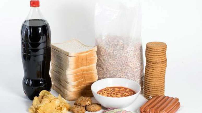 Alimentos ultraprocessados s&atilde;o ricos em gordura, sal e a&ccedil;&uacute;car e contam com uma s&eacute;rie de aditivos cosm&eacute;ticos
