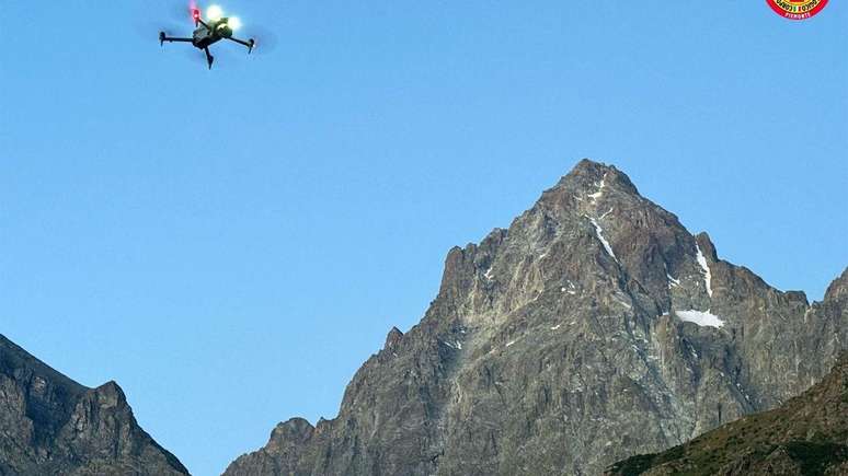 Os servi&ccedil;os de resgate de montanha no Piemonte usaram drones para tirar milhares de fotos da encosta da montanha antes de analis&aacute;-las com intelig&ecirc;ncia artificial