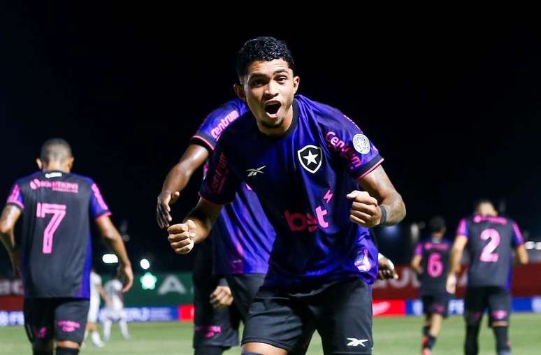 Valle n&atilde;o desperdi&ccedil;ou a cobran&ccedil;a de p&ecirc;nalti &ndash;