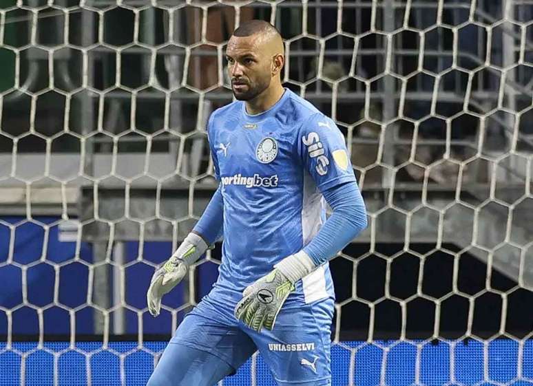 Weverton provavelmente voltar a ser titular com a sua transfer&ecirc;ncia para o Gr&ecirc;mio &ndash;