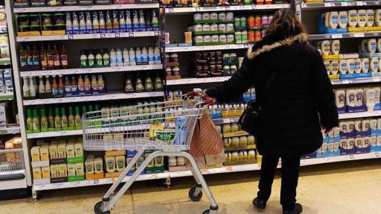 Monteiro critica os conflitos de interesse entre pesquisadores, departamentos de universidades e congressos cient&iacute;ficos com a ind&uacute;stria dos ultraprocessados