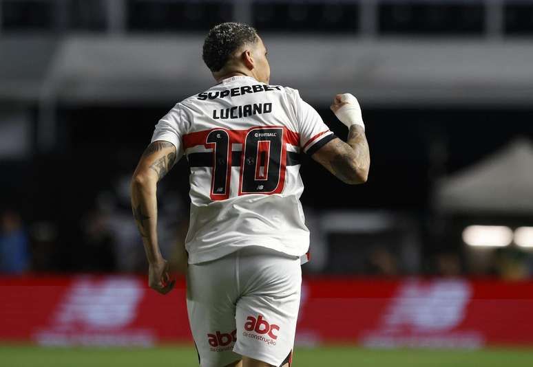 Luciano faz o gol da vit&oacute;ria para o S&atilde;o Paulo.&nbsp;