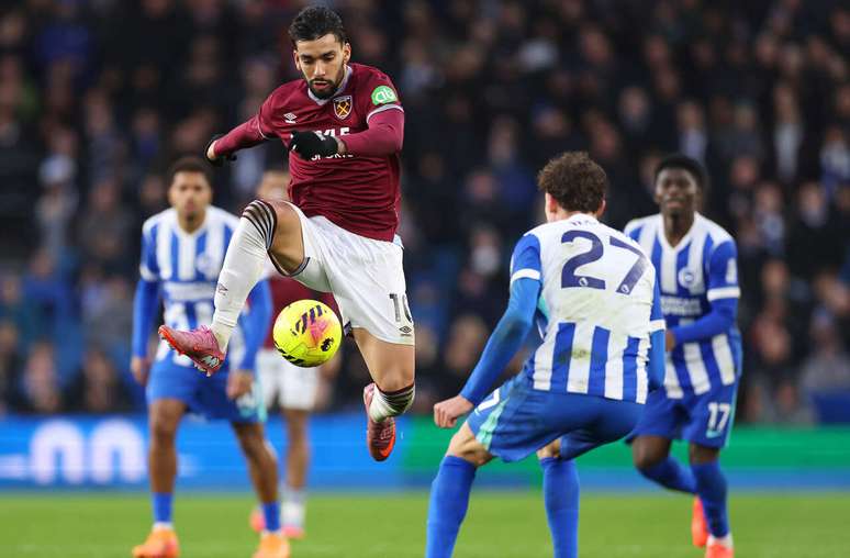 Alvo do Flamengo, Paquet&aacute; em a&ccedil;&atilde;o pelo West Ham &ndash;