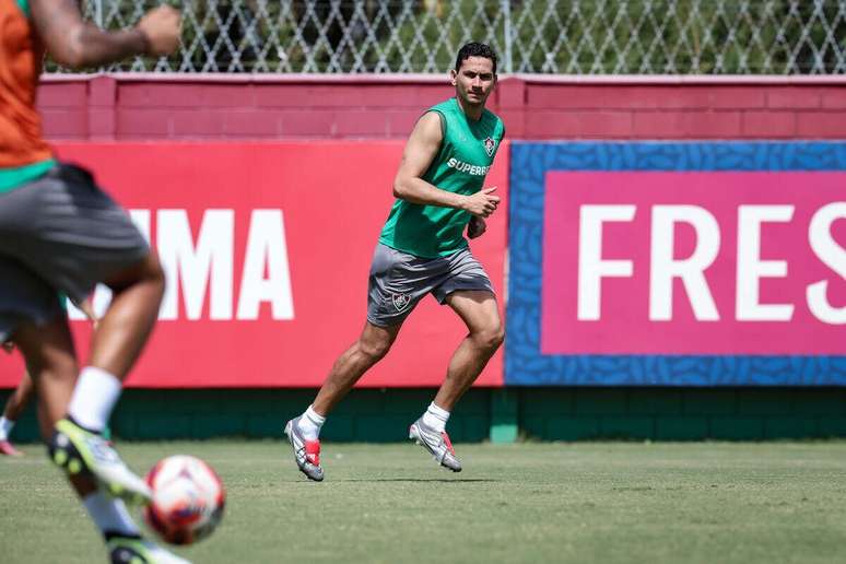 Ganso sofreu uma entorse no tornozelo esquerdo durante treino do Fluminense nesta quinta &ndash;