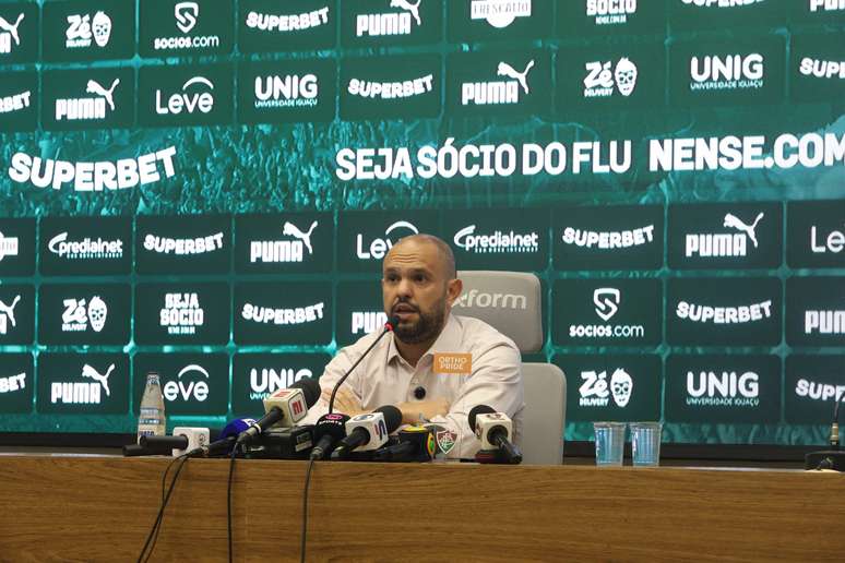 Mattheus Montenegro concede entrevista coletiva no CT Carlos Castilho. 