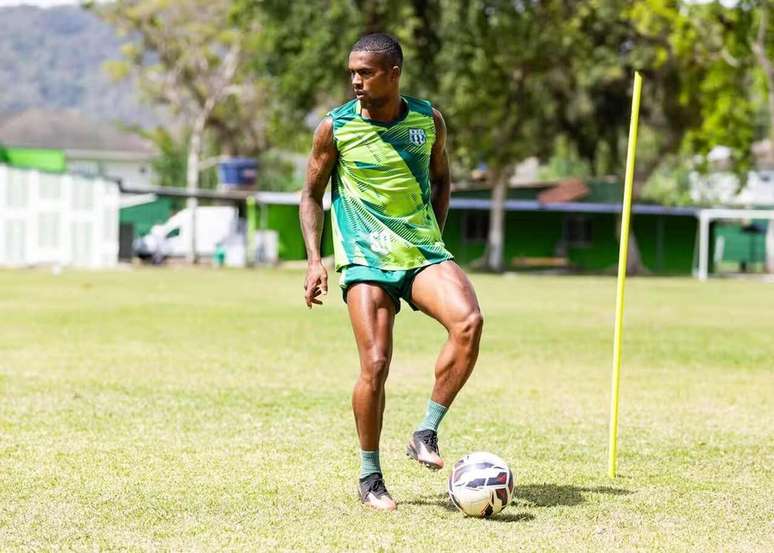 Enquanto estava sem clube, DC treinou com o Boavista, do Rio de Janeiro, para manter a condi&ccedil;&atilde;o f&iacute;sica &ndash;