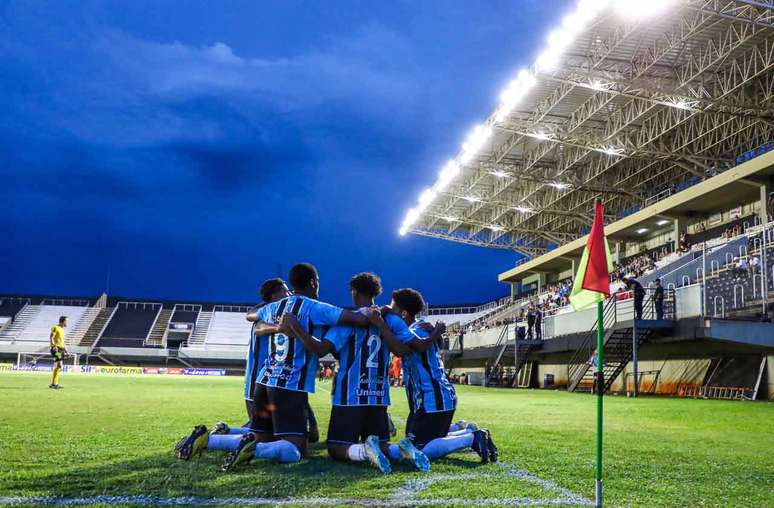 Jogadores do Gr&ecirc;mio celebram um dos gols no triunfo diante do Am&eacute;rica-RN &ndash;