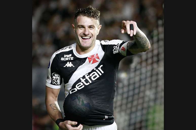 Vegetti comemora um dos 60 gols que ele marcou no Vasco &ndash;