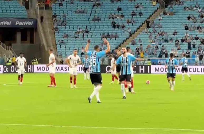 గ్రేమియో సావో లూయిజ్‌ని సులభంగా దాటేశాడు –