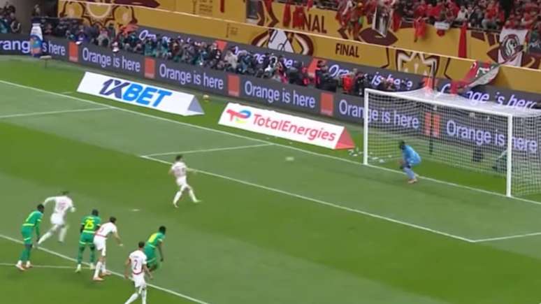 Batida fraca e no meio do gol deixou d&uacute;vidas sobre a inten&ccedil;&atilde;o de Brahim &ndash;