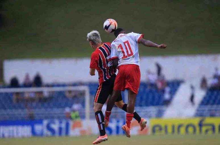 Tricolor n&atilde;o se intimidou e lutou at&eacute; vencer&nbsp; &ndash;