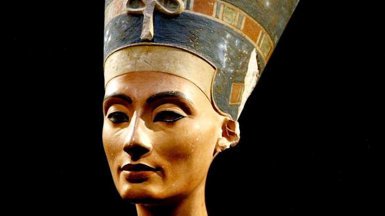 O busto da rainha eg&iacute;pcia Nefertiti foi revelado ao mundo no in&iacute;cio do s&eacute;culo 20