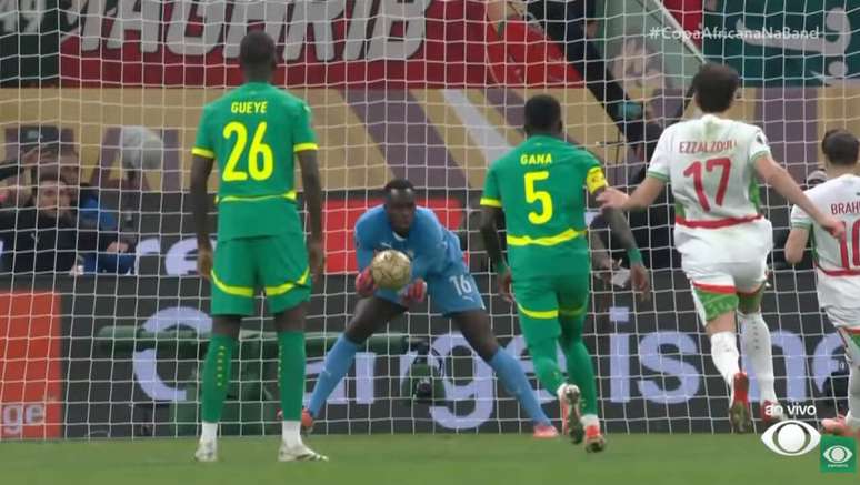 Brahim Dpiaz chuta fraquinho o p&ecirc;nalti pol&ecirc;mico.Queria perder?