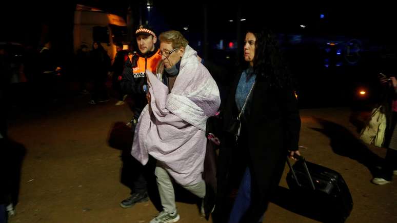 Os passageiros foram levados para hospitais e postos m&eacute;dicos pr&oacute;ximos ao local do acidente