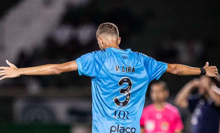 Vini Lira deu assist&ecirc;ncia para o gol do Santos, que sofreu empate no fim &ndash;