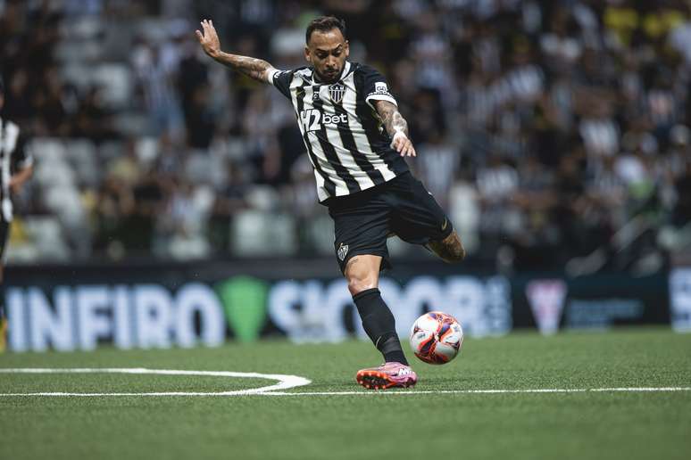 Maycon deixou o Corinthans para defender o Galo. 