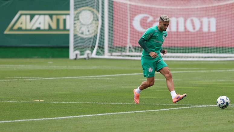 Andreas Pereira se recupera bem de les&atilde;o no ombro esquerdo e est&aacute; pr&oacute;ximo de retornar ao Palmeiras &ndash;
