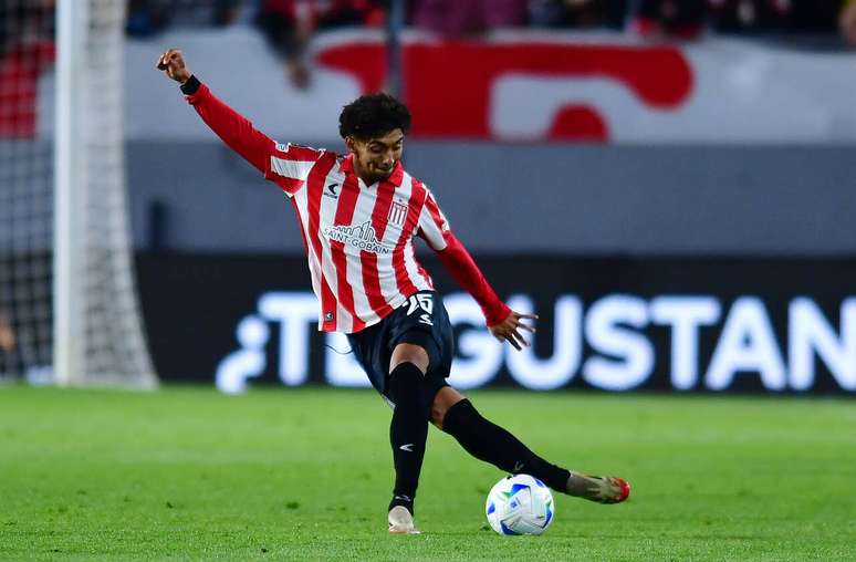 Medina em a&ccedil;&atilde;o pelo Estudiantes &ndash;