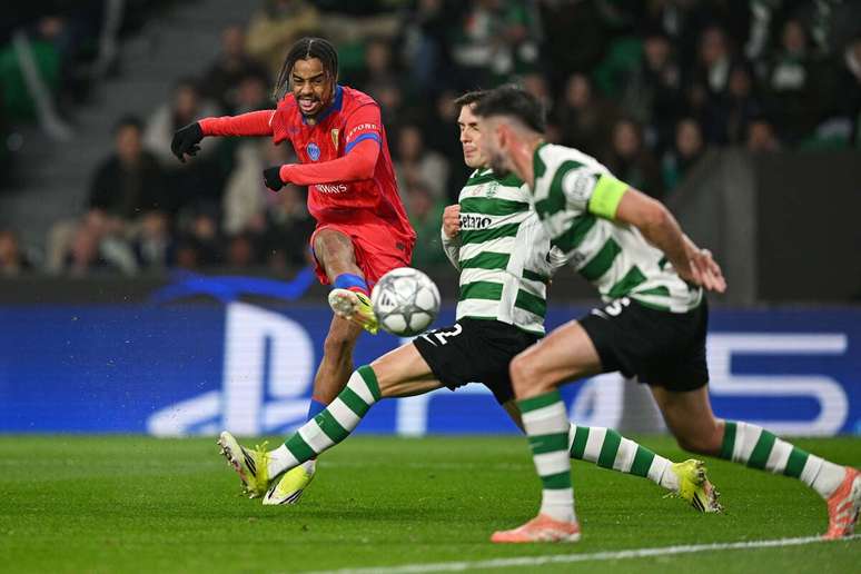 Barcola tenta finaliza&ccedil;&atilde;o em ataque do PSG &ndash;