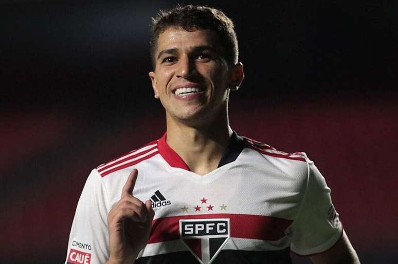 Vitor Bueno em a&ccedil;&atilde;o pelo S&atilde;o Paulo &ndash;