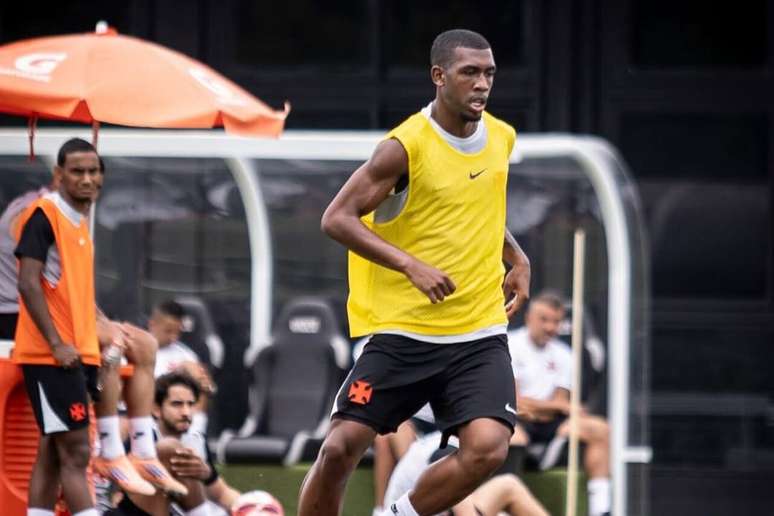 Rayan dificilmente vai permanecer no Vasco. No entanto, o Cruz-Maltino ainda nutre esperan&ccedil;a em mant&ecirc;-lo.