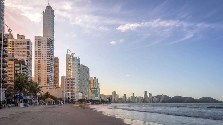 Balne&aacute;rio Cambori&uacute; &ndash; depositphotos.com / diegograndi