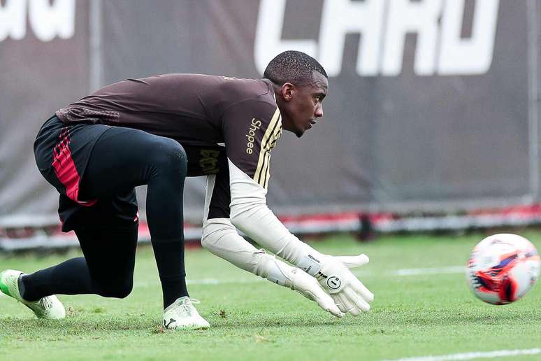 Estreia de Andrew pelo Flamengo s&oacute; ocorrer&aacute; ap&oacute;s a inscri&ccedil;&atilde;o do jogador &ndash;