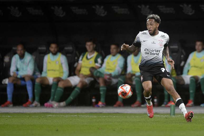 Aus&ecirc;ncia de Mart&iacute;nez causou irrita&ccedil;&atilde;o no Corinthians &ndash;