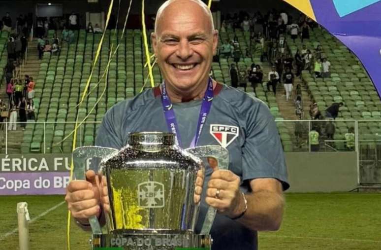 సివిల్ పోలీస్ ఆపరేషన్ యొక్క లక్ష్యాలలో డగ్లస్ స్క్వార్ట్జ్‌మాన్ ఒకరు -