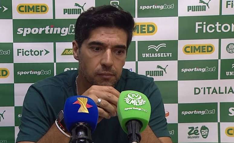 Treinador n&atilde;o pretende mudar o planejamento ap&oacute;s goleada &ndash;