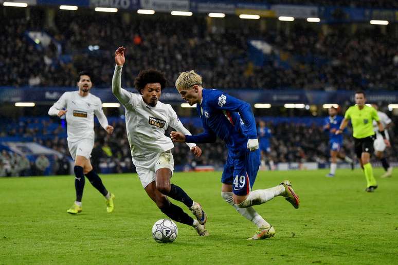 Garnacho tentou jogadas pelo lado esquerdo do ataque do Chelsea &ndash;